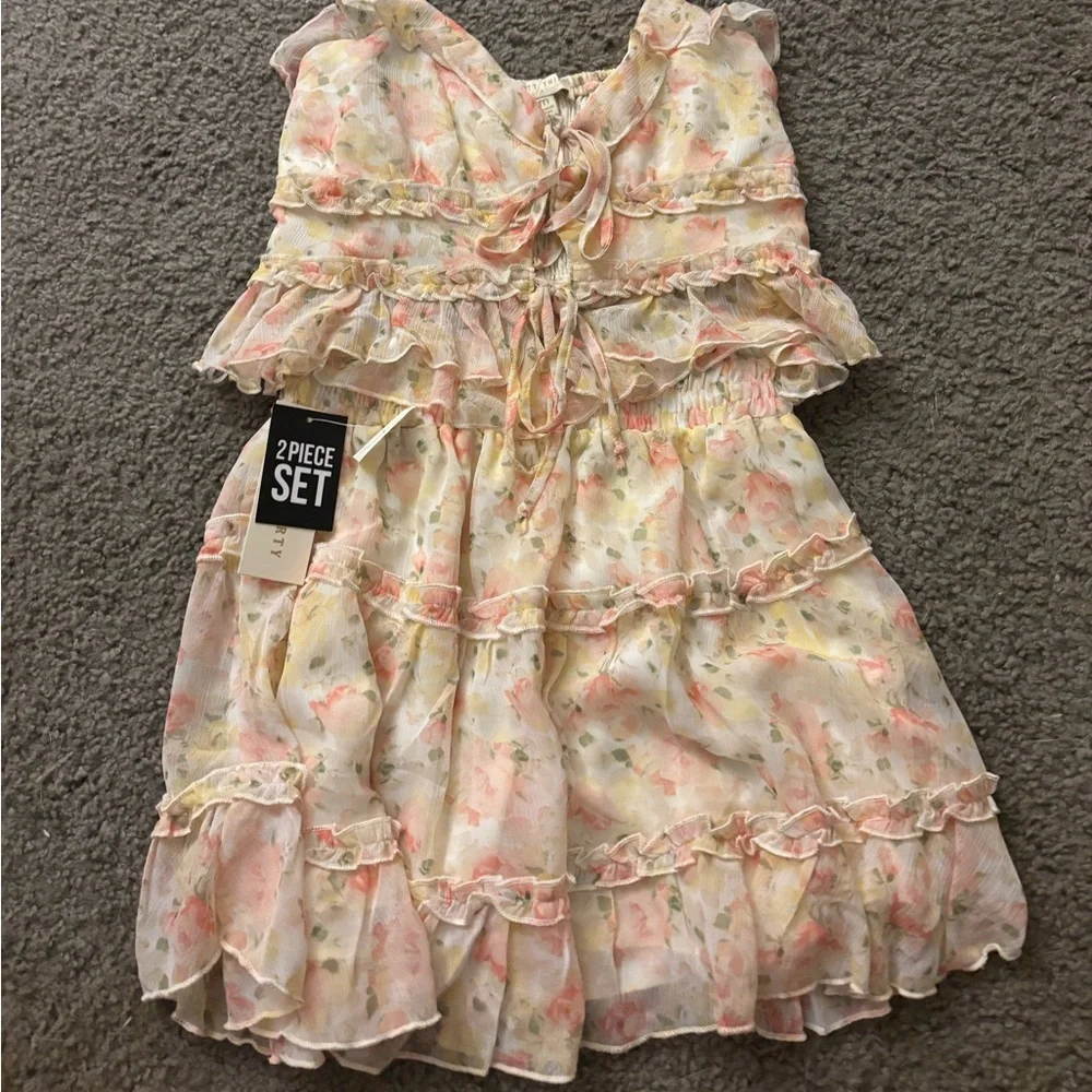 Floral Ruffle Set Size Medium - Picture 4 of 7